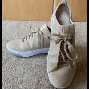 Skechers sneakers. Sz 8.5